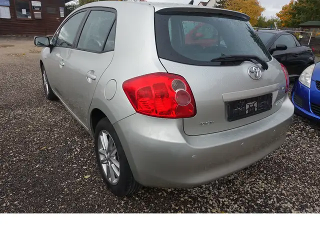 Toyota Auris view 6