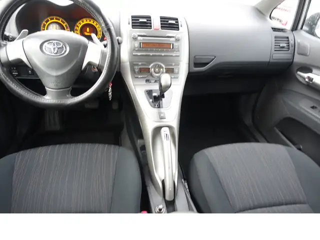 Toyota Auris view 10