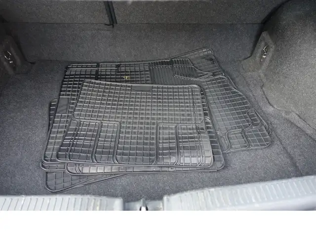 Toyota Auris view 15