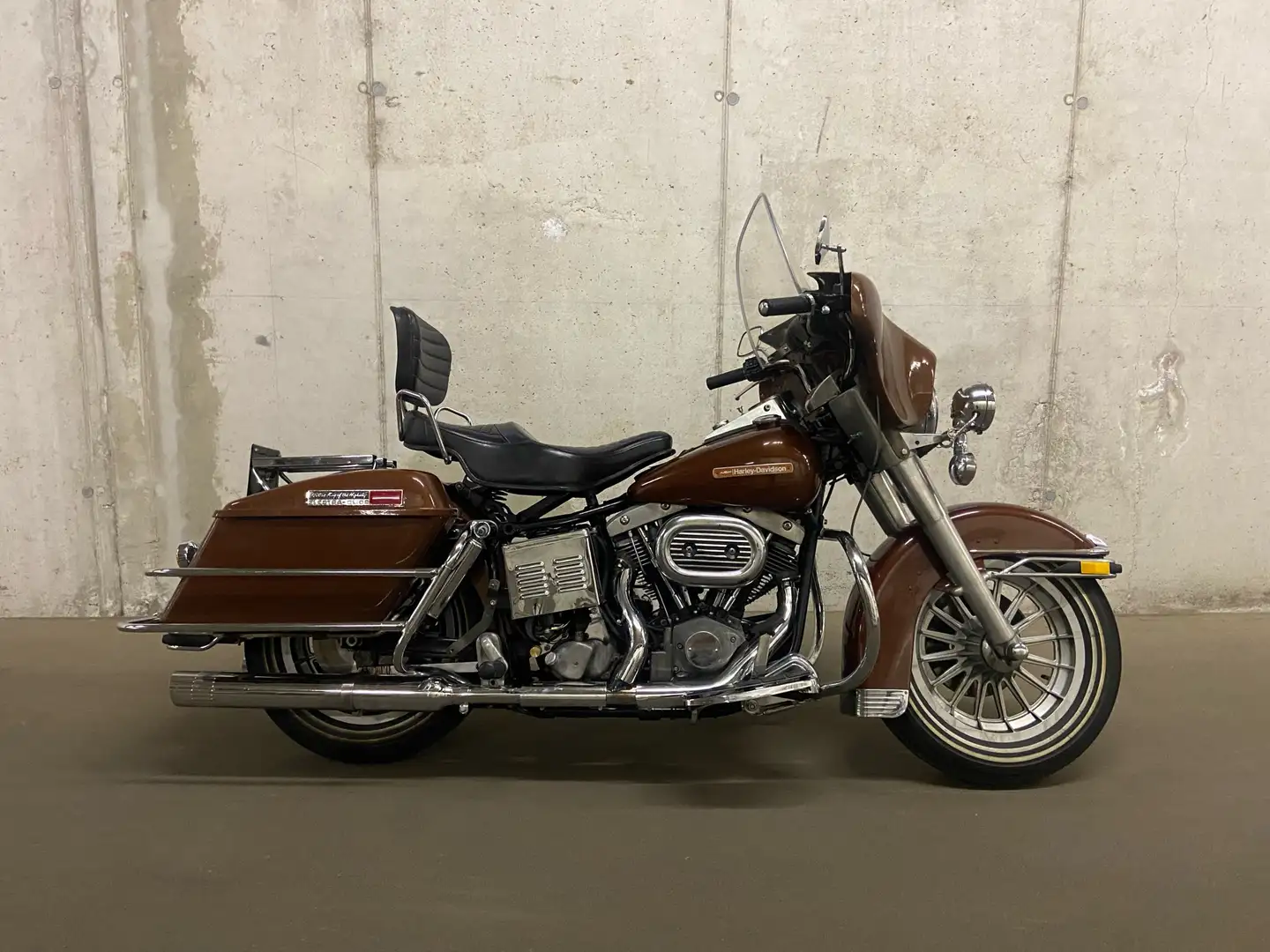 Harley-Davidson Late Shovel FLH Marrone - 1