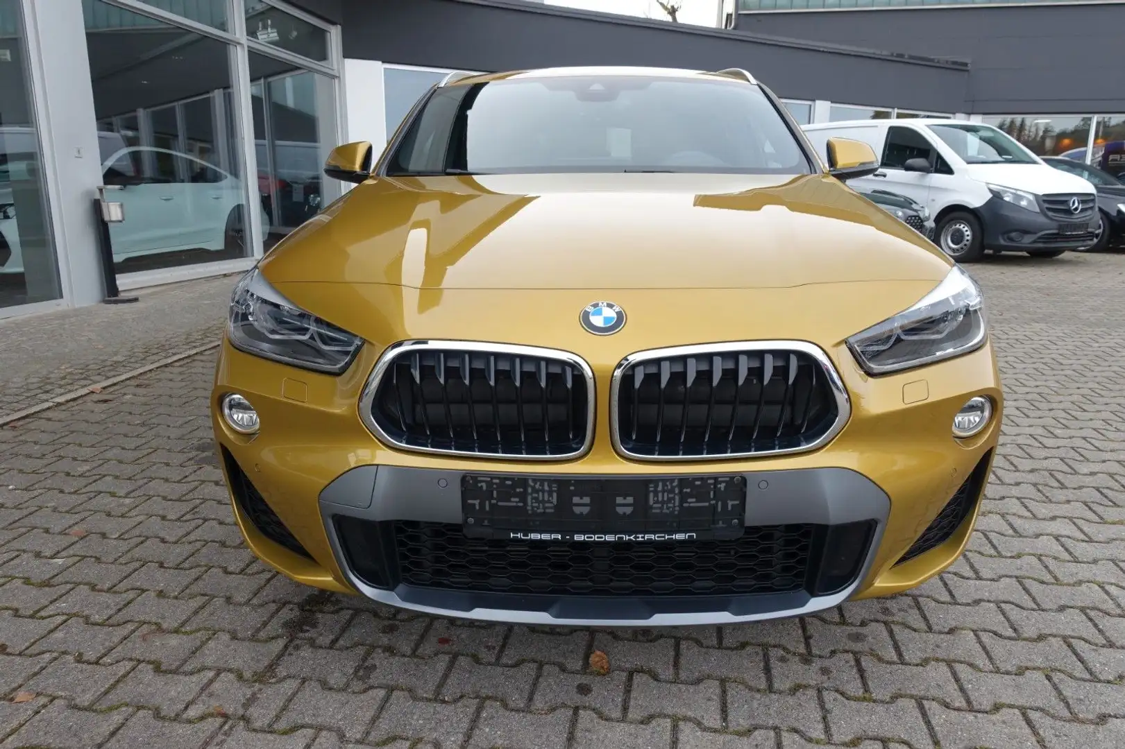 BMW X2 xDrive 25 d M Sport Navi, AHK, Kamera, HUD Gold - 2