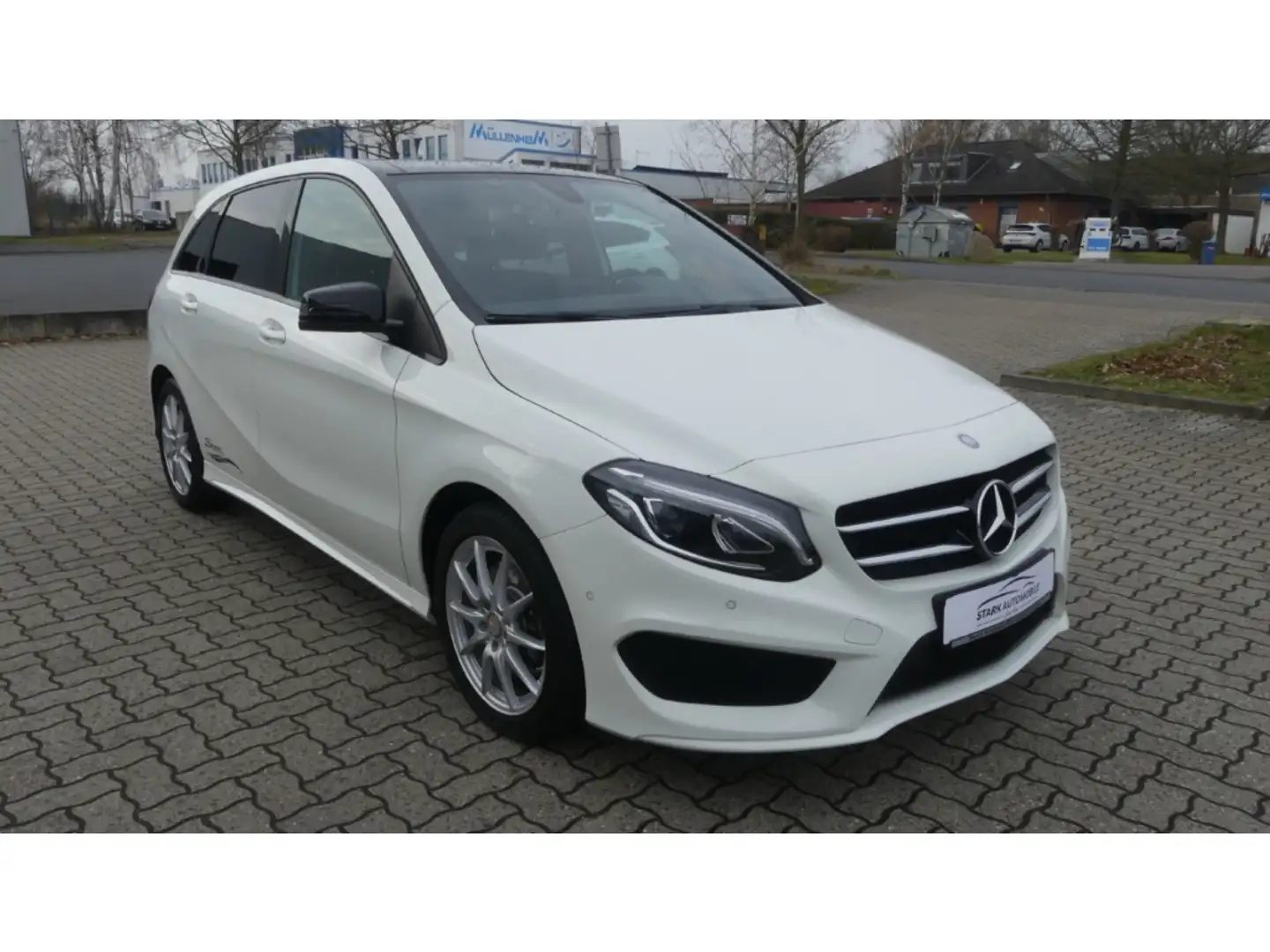 Mercedes-Benz B 250 4Matic DCT AMG Line Panorama Navi Sitzh. PDC Wit - 2