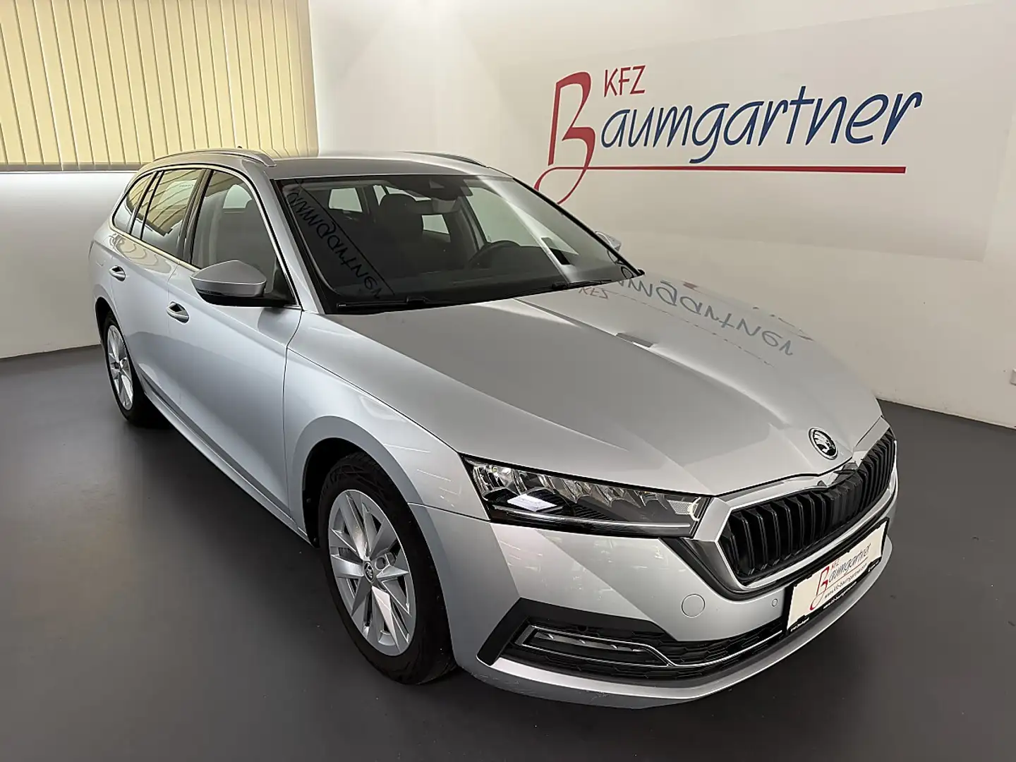 Skoda Octavia Combi 2,0TDI Style DSG *LED*NAVI*ACC*Head Up*Si... Silber - 1