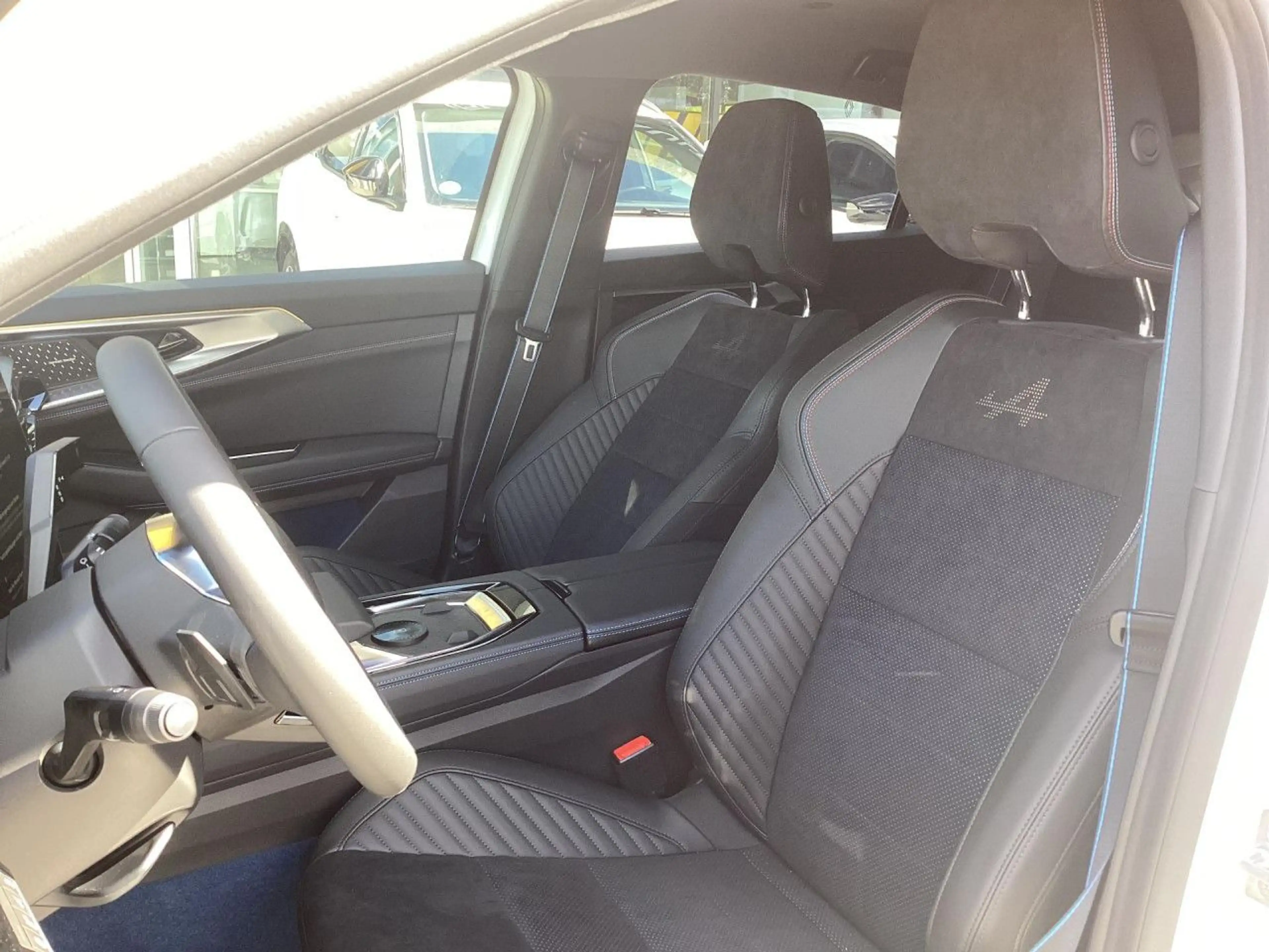 Renault Rafale Atelier Alpine Hyper Hybrid E-Tech 4x4 300 Navi — photo 13
