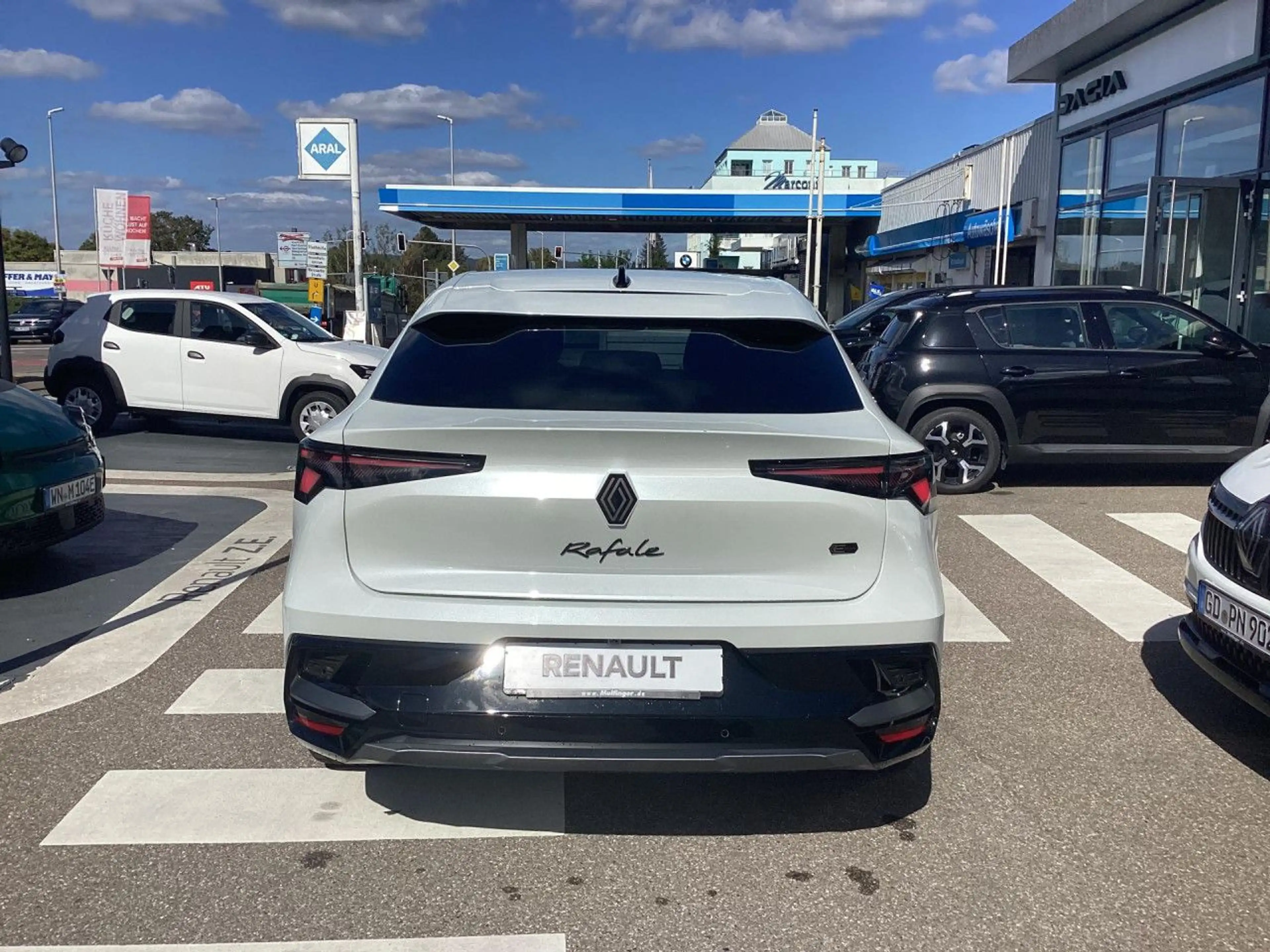 Renault Rafale Atelier Alpine Hyper Hybrid E-Tech 4x4 300 Navi — photo 9