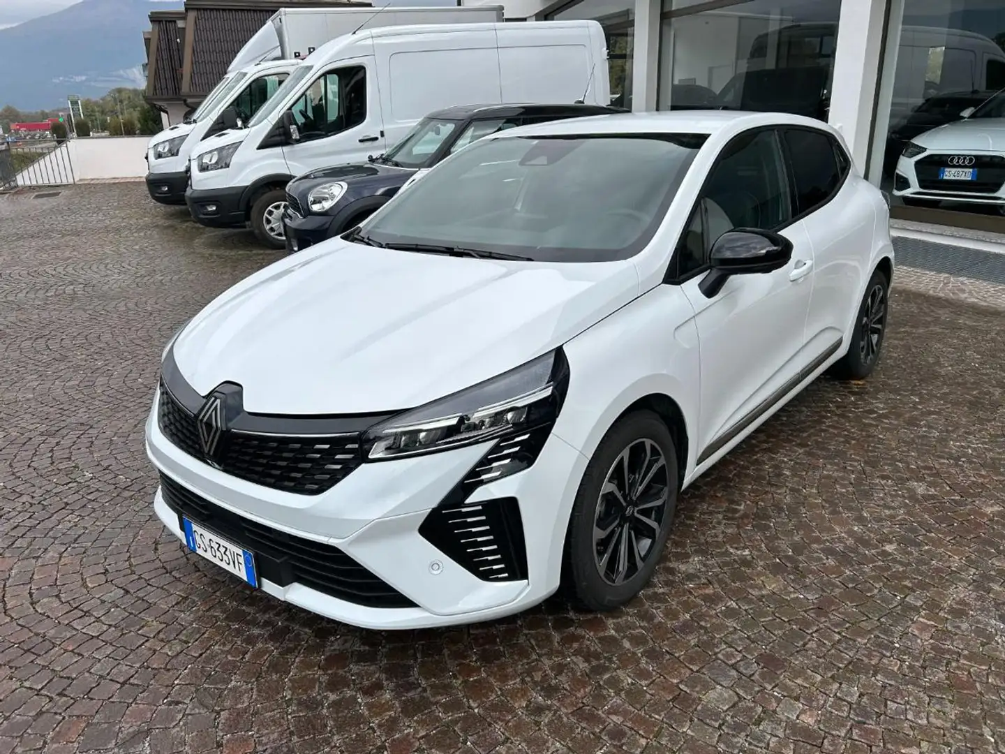 Renault Clio Full Hybrid E-Tech 145 CV 5 porte Techno Bianco - 2