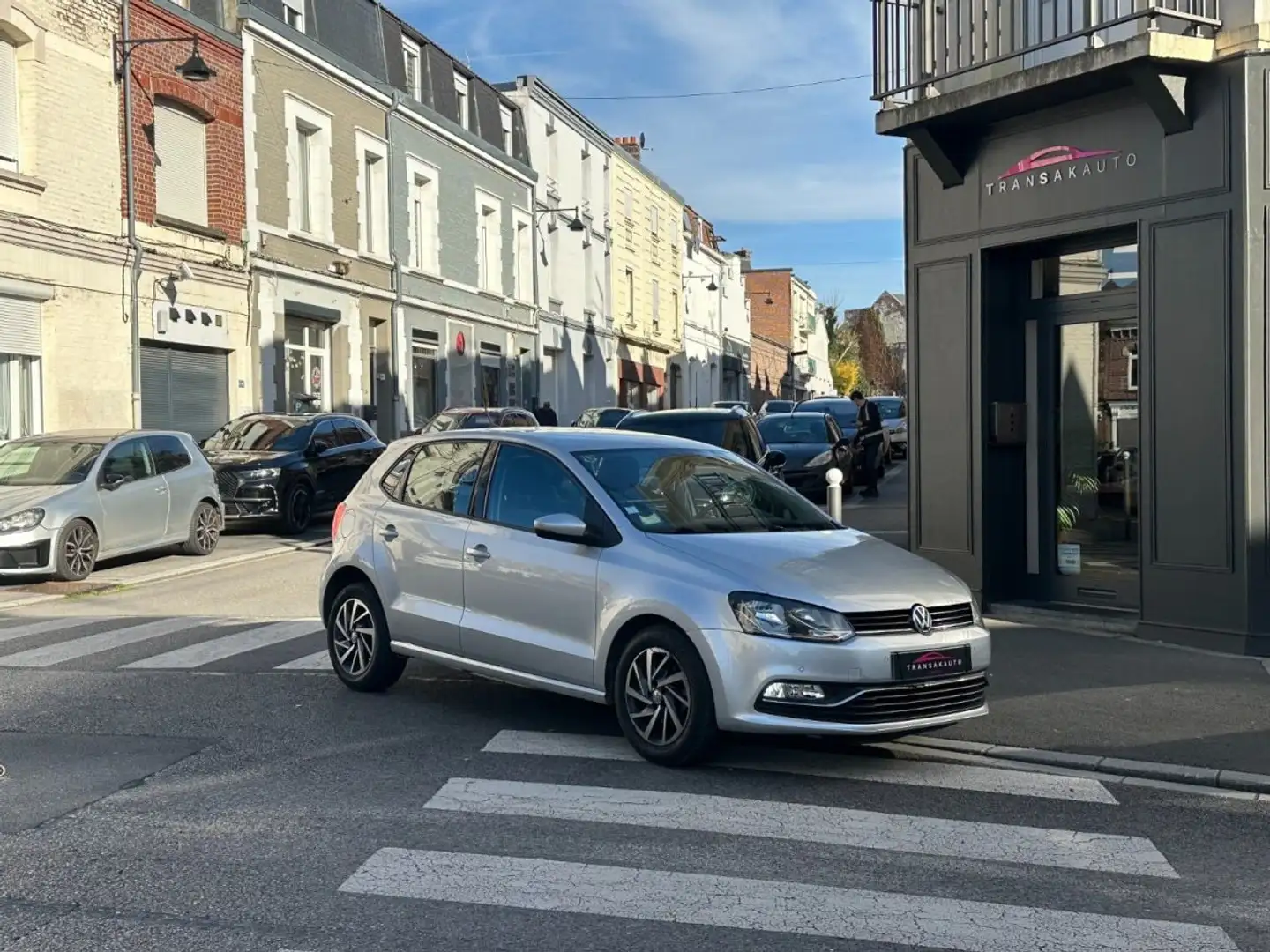 Volkswagen Polo 1.0 75 Confortline / APPLE CARPLAY / RADAR DE RECUL Grau - 2
