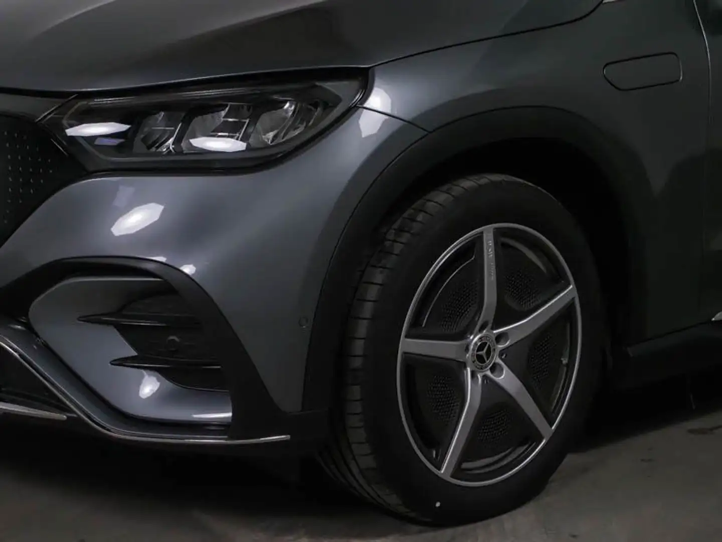 Mercedes-Benz EQE SUV EQE 300 SUV AMG Line+360+AHZV+4xSHZ+Distro+Memor Grau - 2