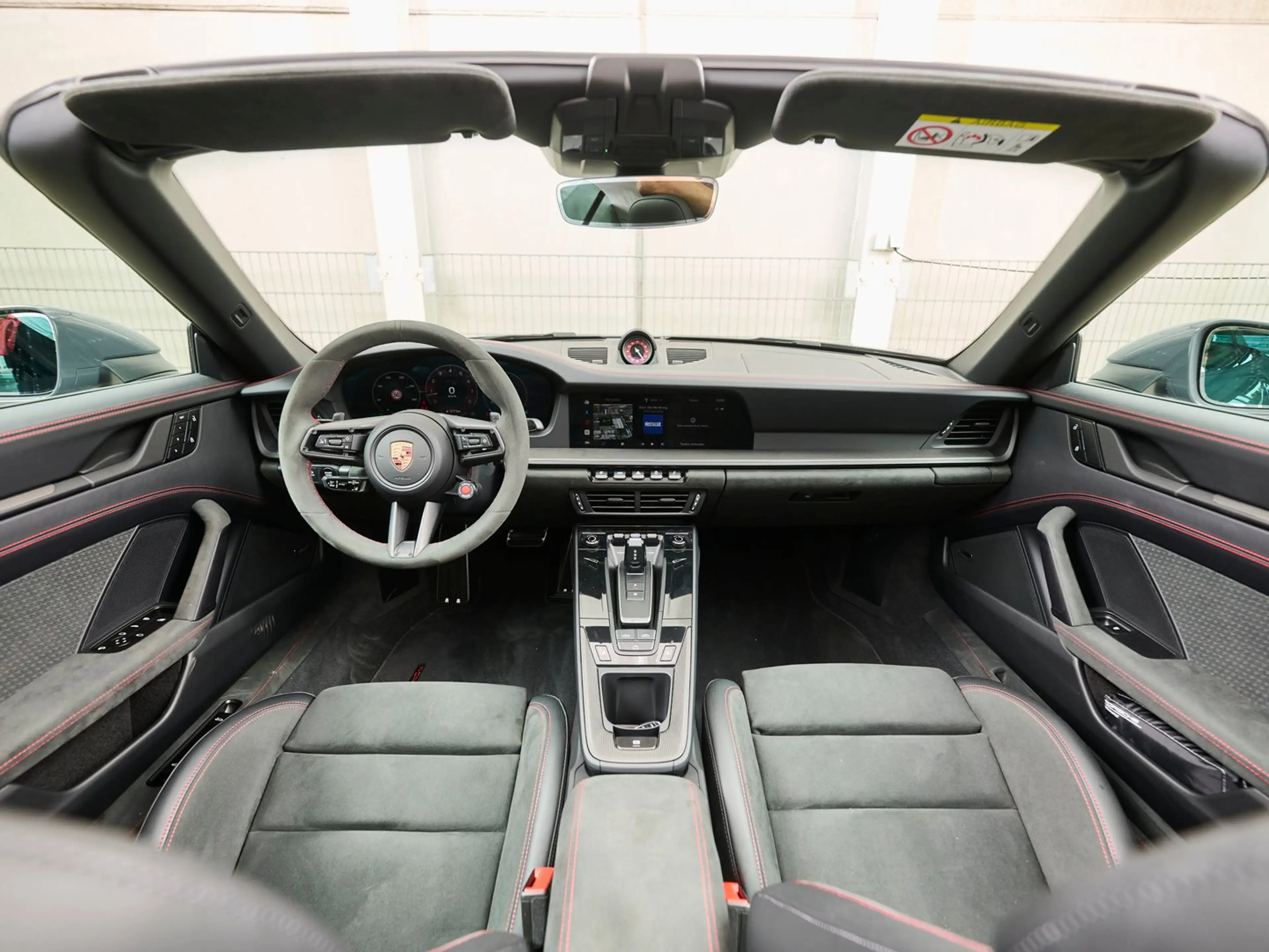 Porsche 911 Carrera 4 GTS Cabriolet — photo 16