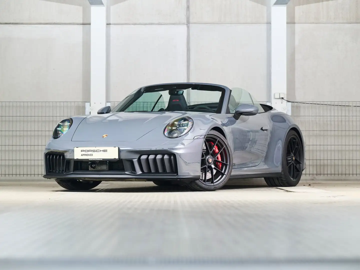 Porsche 911 Carrera 4 GTS Cabriolet Grau - 1