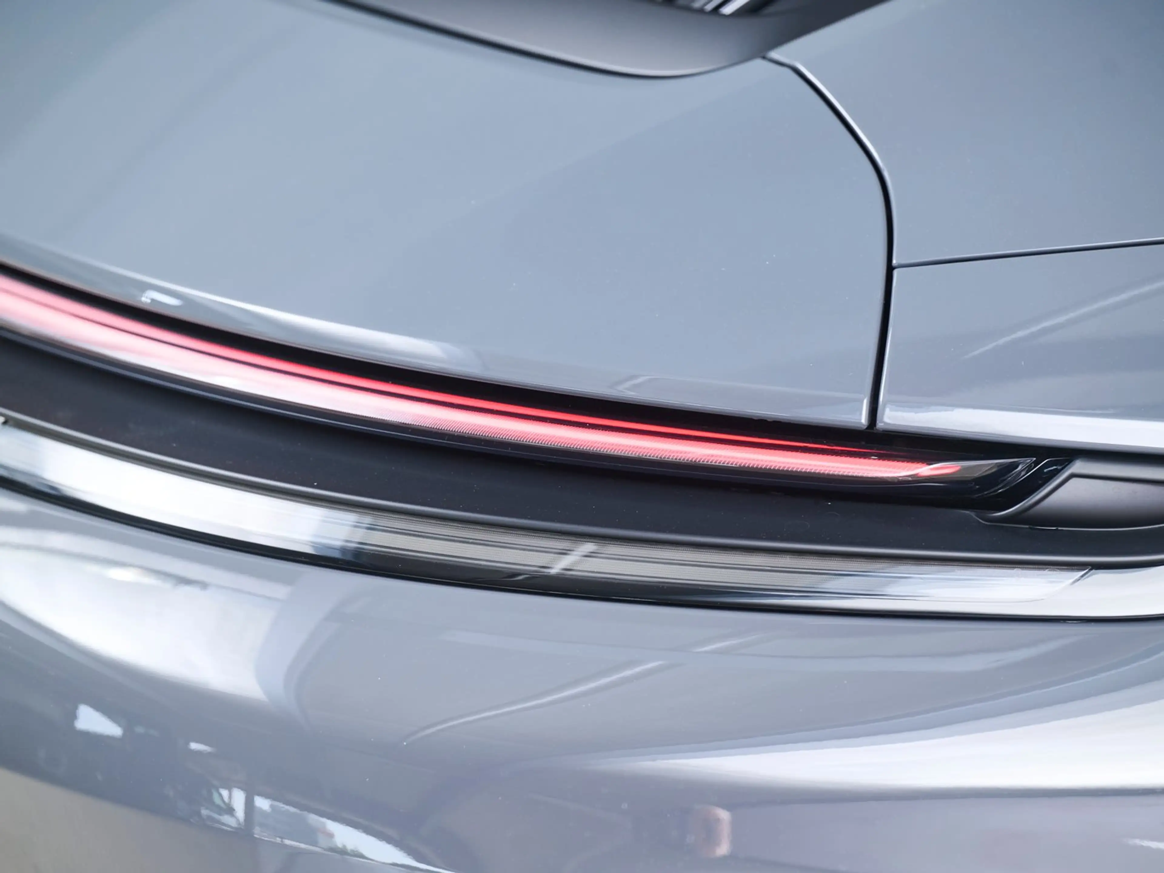 Porsche 911 Carrera 4 GTS Cabriolet — photo 11