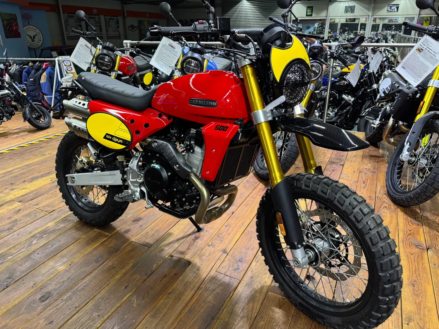 Fantic Caballero 500 RALLY SONDERMODELL "SIX DAYS" Rouge - 1