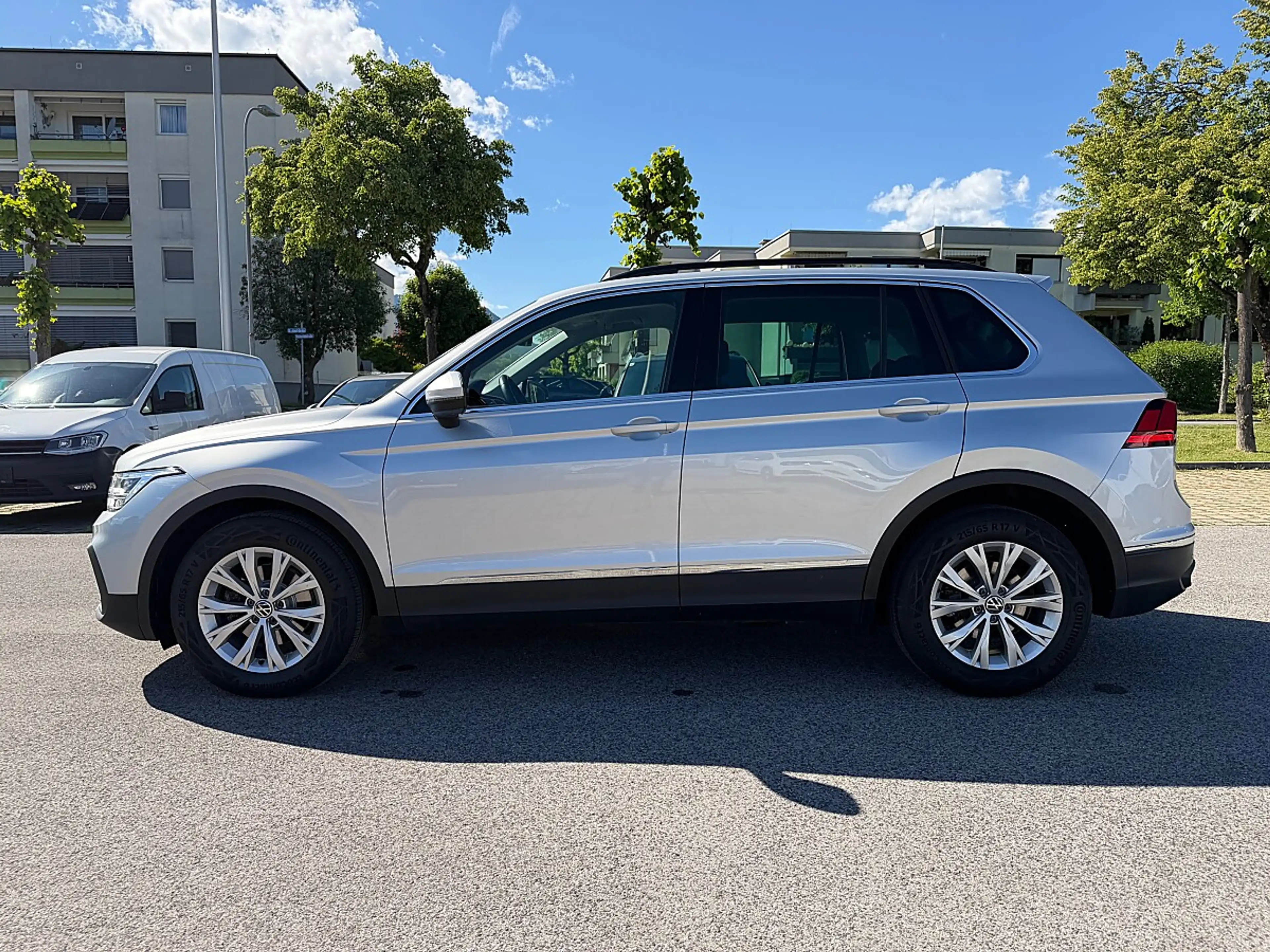 Volkswagen Tiguan 1,5 TSI ACT Life DSG LED AHV ACC Sitz- und Lenk... — photo 9