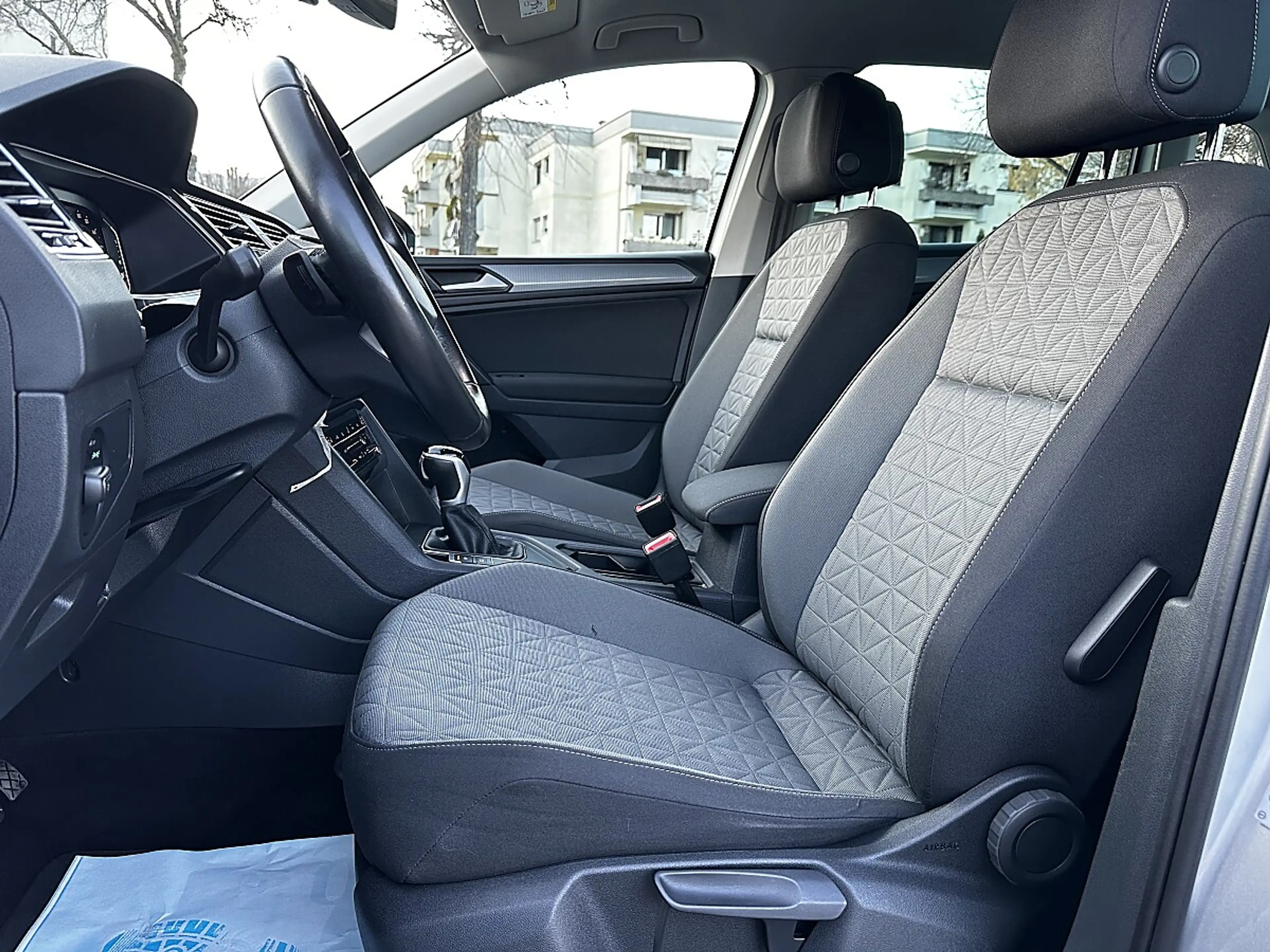 Volkswagen Tiguan 1,5 TSI ACT Life DSG LED AHV ACC Sitz- und Lenk... — photo 11