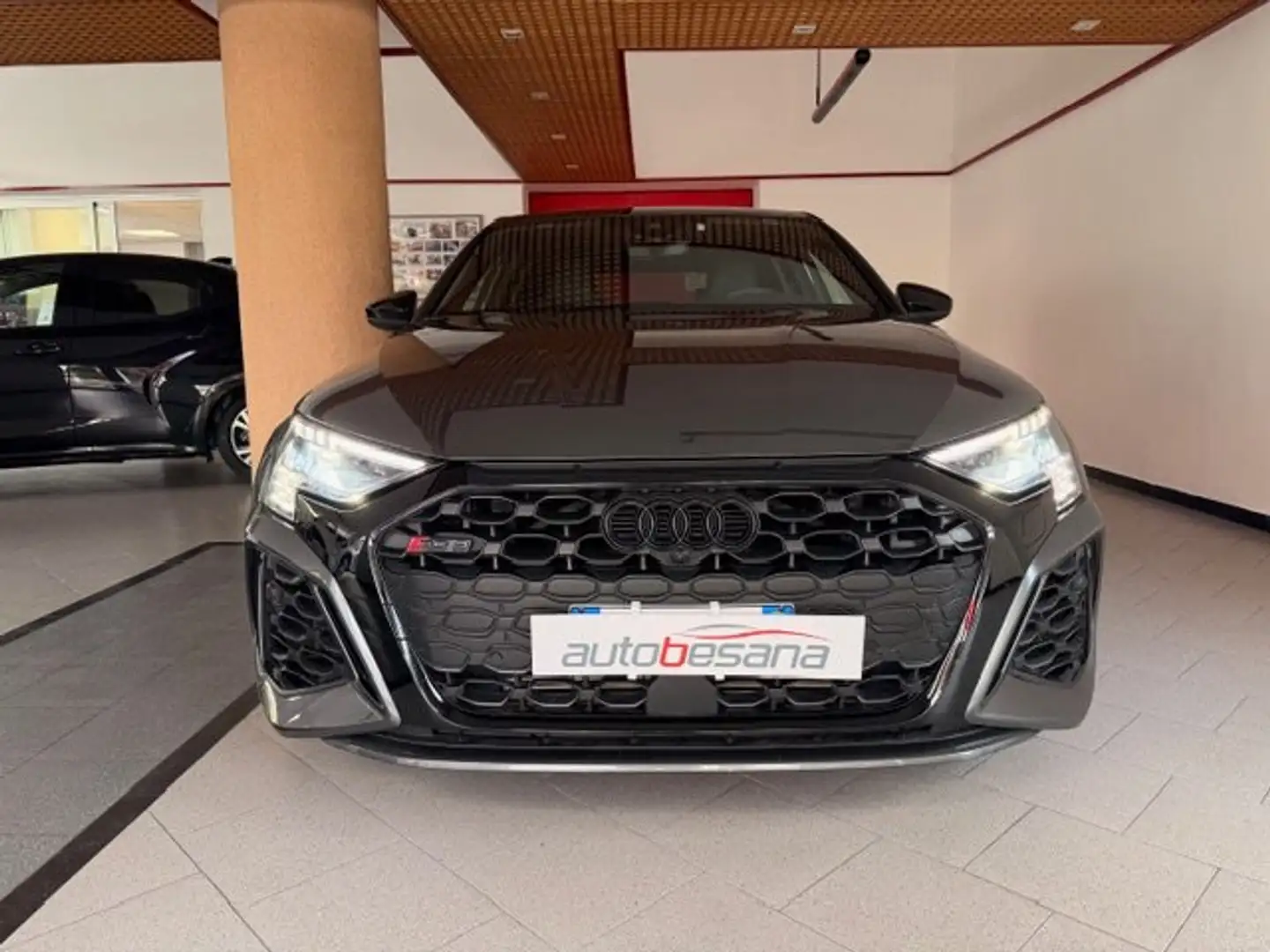 Audi RS3 Sportback 2.5 tfsi quattro s-tronic Grau - 2