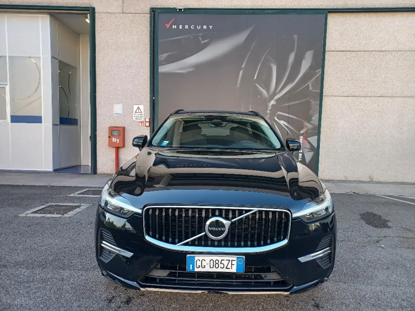 Volvo XC60 B4 (d) Geartronic Business Noir - 1