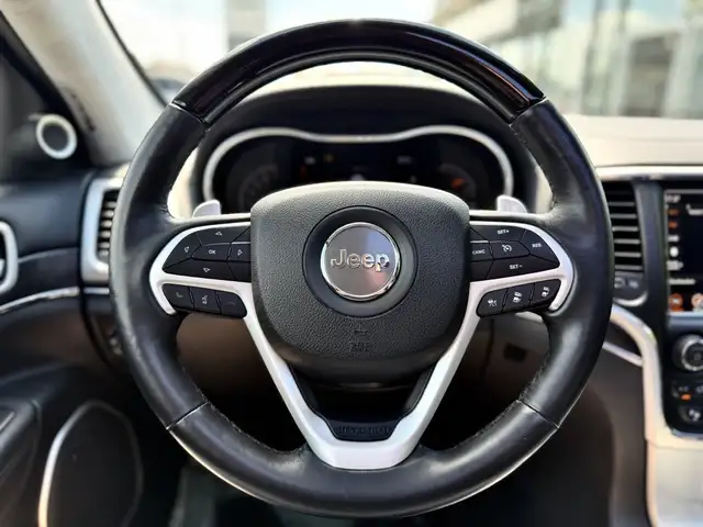 Jeep Grand Cherokee view 15