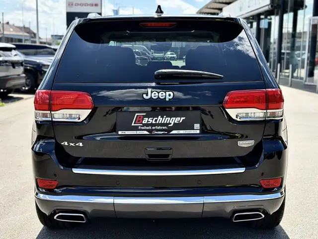 Jeep Grand Cherokee view 6