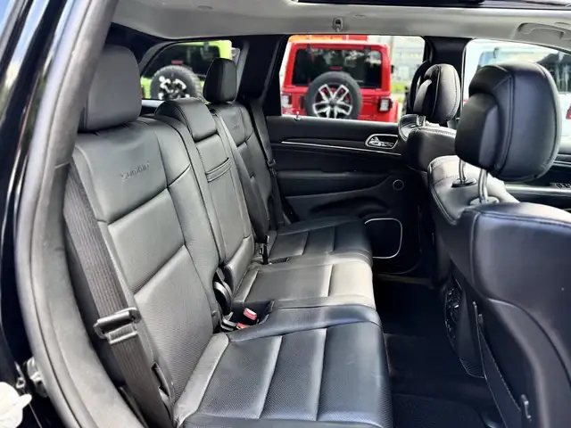 Jeep Grand Cherokee view 8