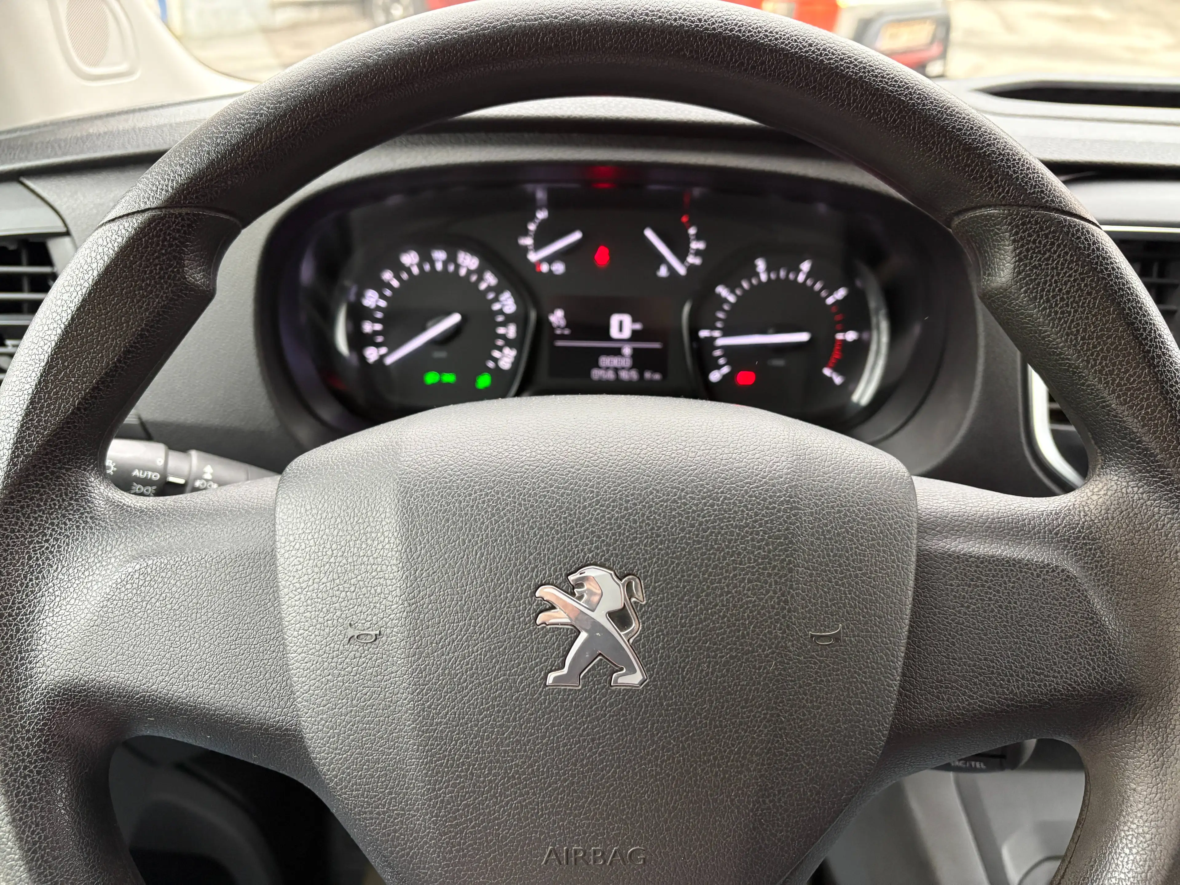 Peugeot Expert Premium Kasten L2H1 BlueHDI 120 S&S — photo 8