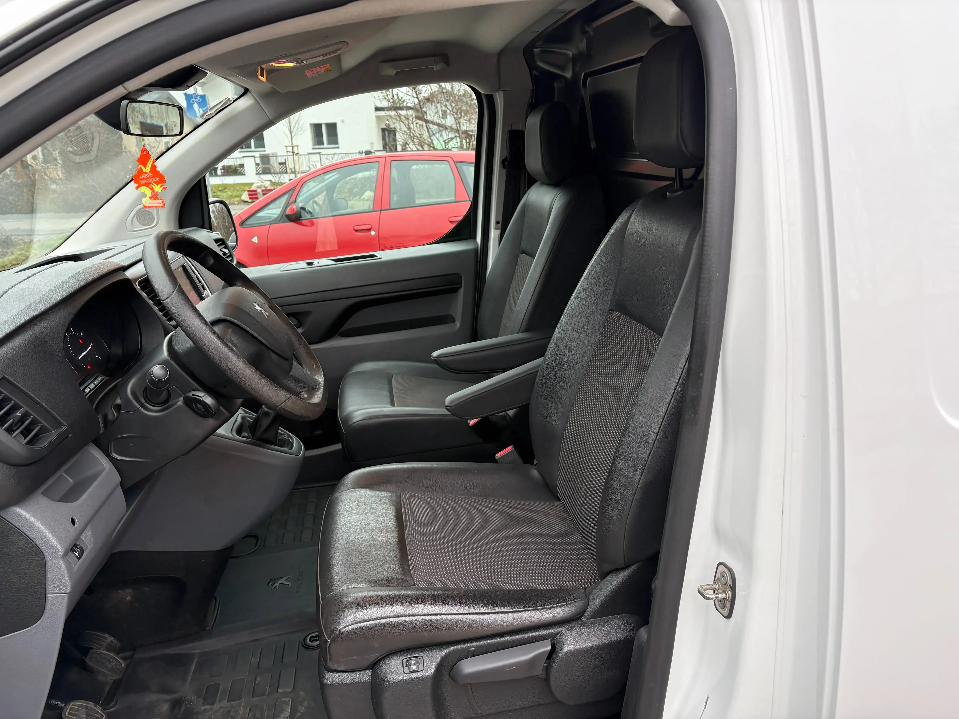 Peugeot Expert Premium Kasten L2H1 BlueHDI 120 S&S — photo 12
