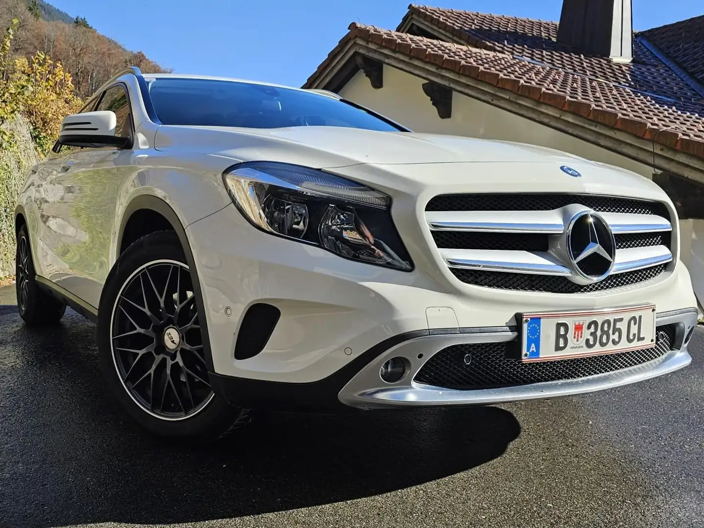 Mercedes-Benz GLA 220 GLA 220 d 4MATIC Aut. Weiß - 1