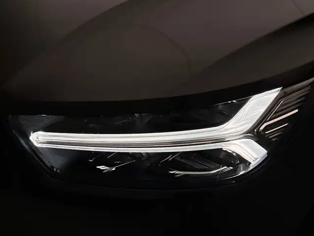 Volvo XC40 view 21