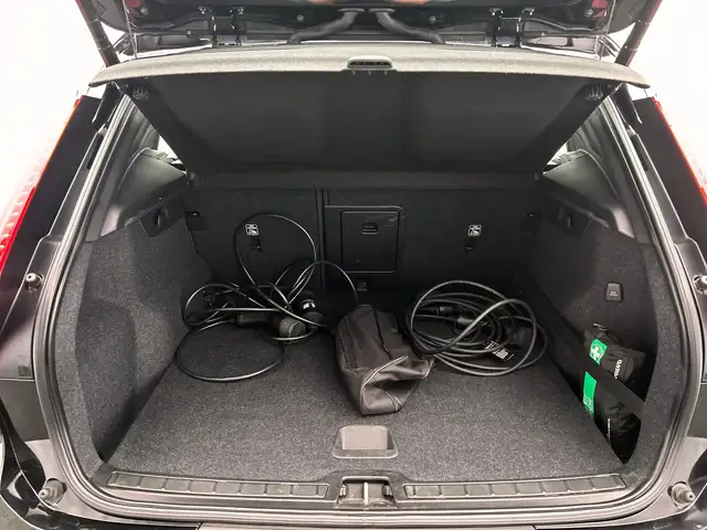 Volvo XC40 view 23