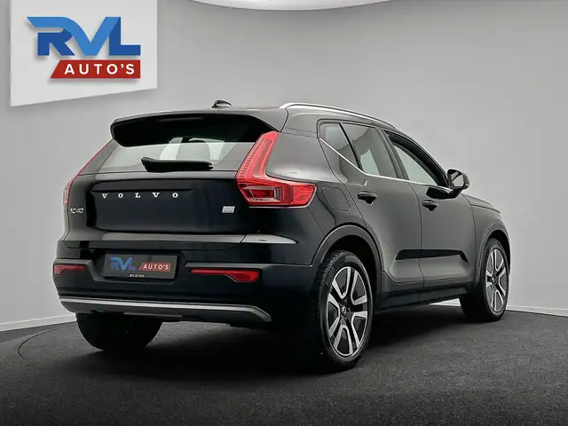 Volvo XC40 view 5