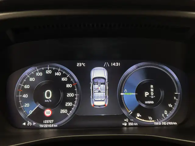 Volvo XC40 view 12