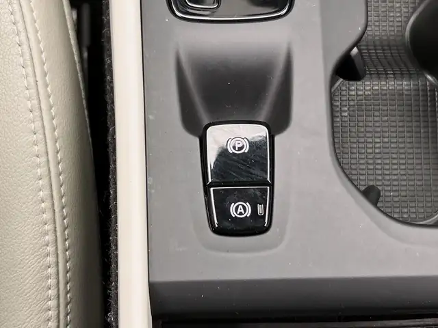 Volvo XC40 view 25
