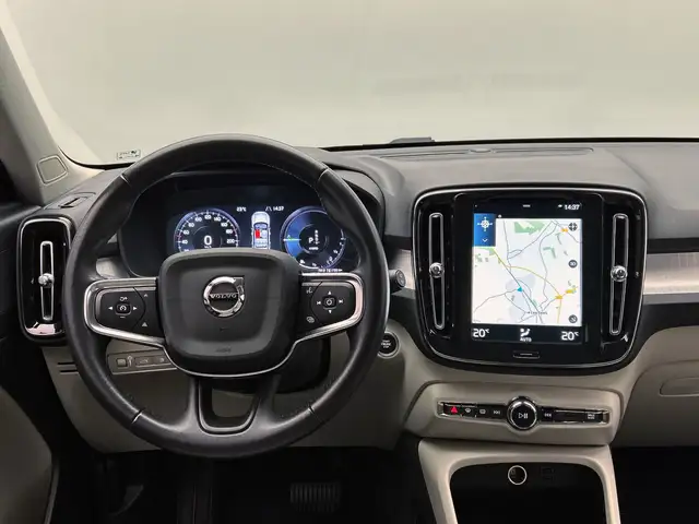 Volvo XC40 view 24