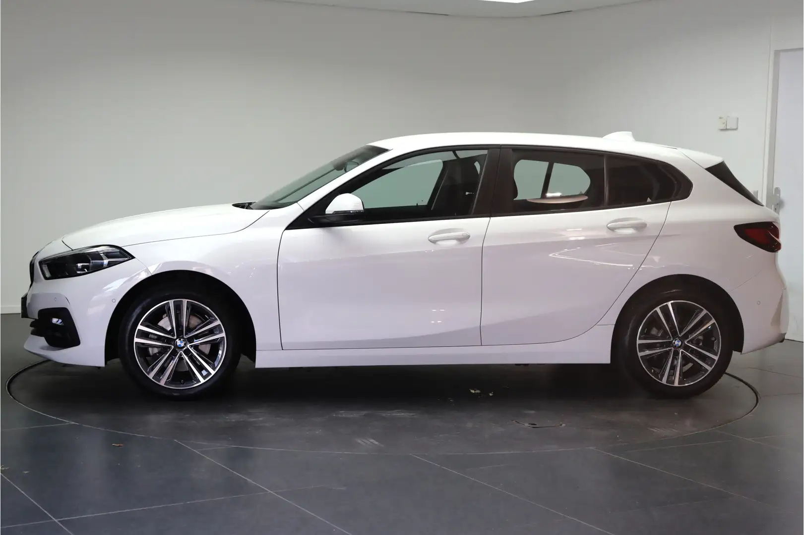 BMW 118 1 Serie 118i High Executive Automaat / Sportstoele Weiß - 2