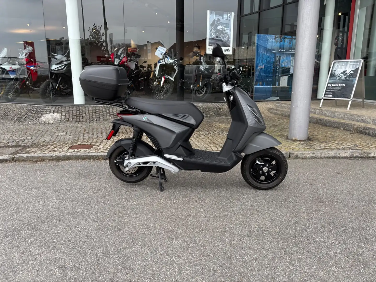 Piaggio Grigio - 2