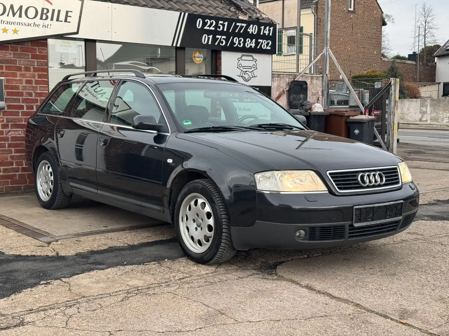 Audi A6 2.4 Avant*AUTOMATIK*XENON*LEDER* Schwarz - 1