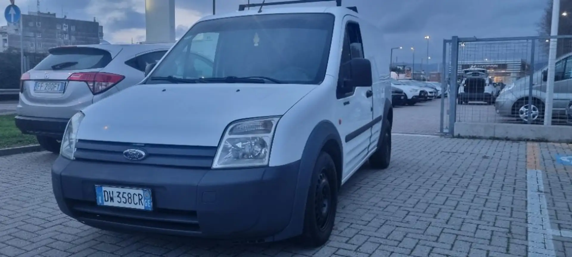 Ford Tourneo Connect 200S 1.8 TDCi/90CV PC N1 Bílá - 2