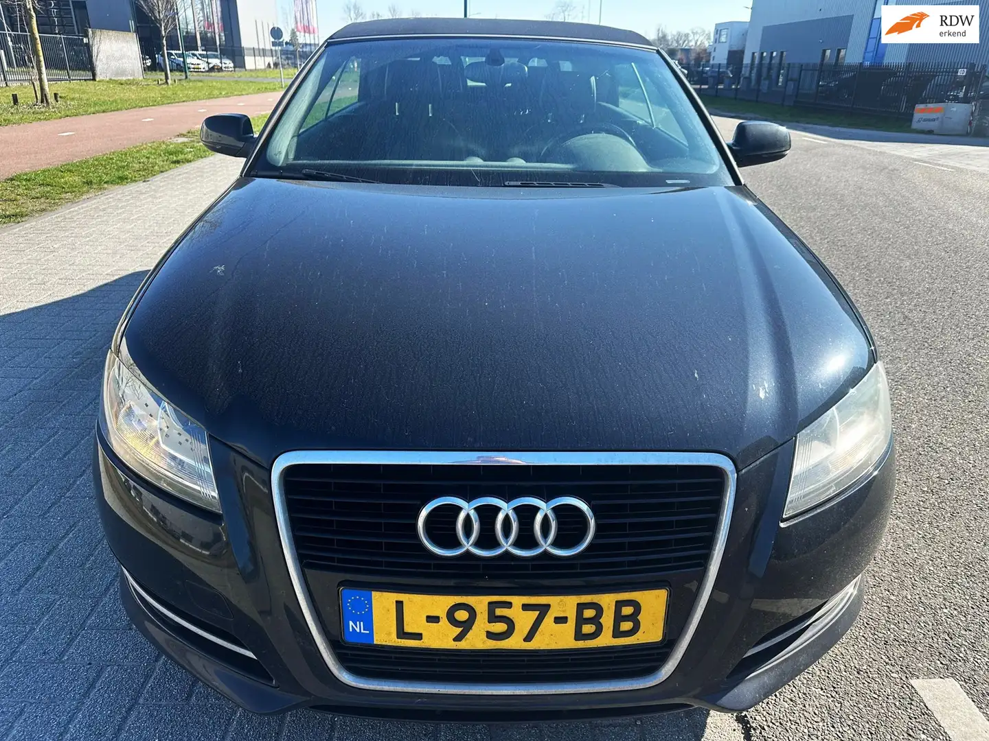 Audi A3 Cabriolet 1.2 TFSI Attraction Clima Cruise Leer 6 Schwarz - 1