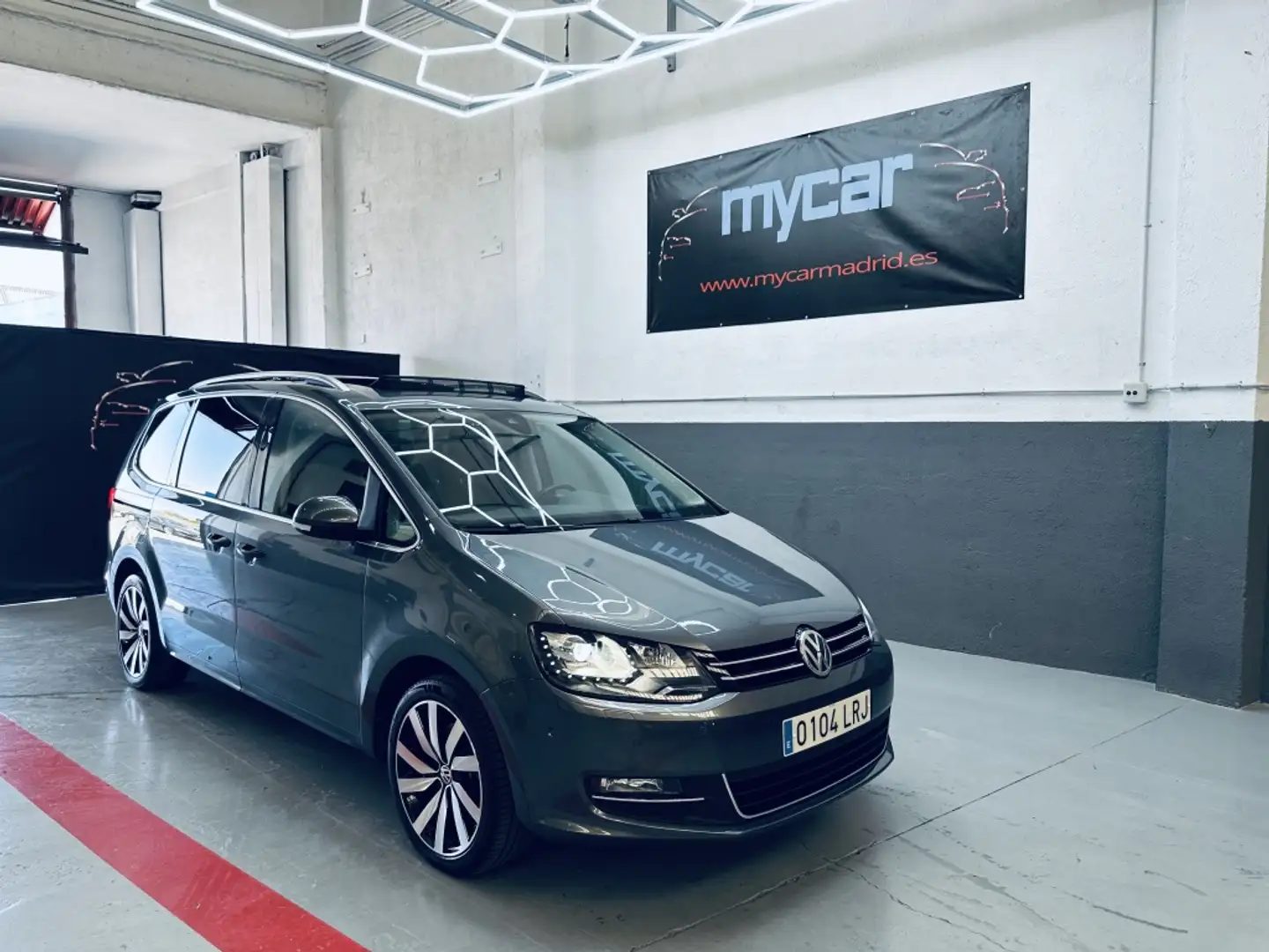 Volkswagen Sharan 1.4 TSI Sport DSG 110kW Gris - 1