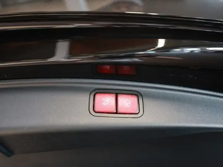 Mercedes-Benz GLE 2025, foto 23