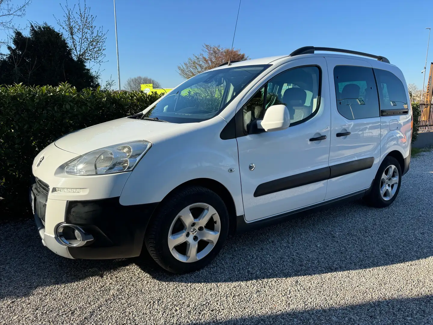Peugeot Partner Partner Tepee 1.6 hdi Outdoor 92cv - PERFETTO - 1