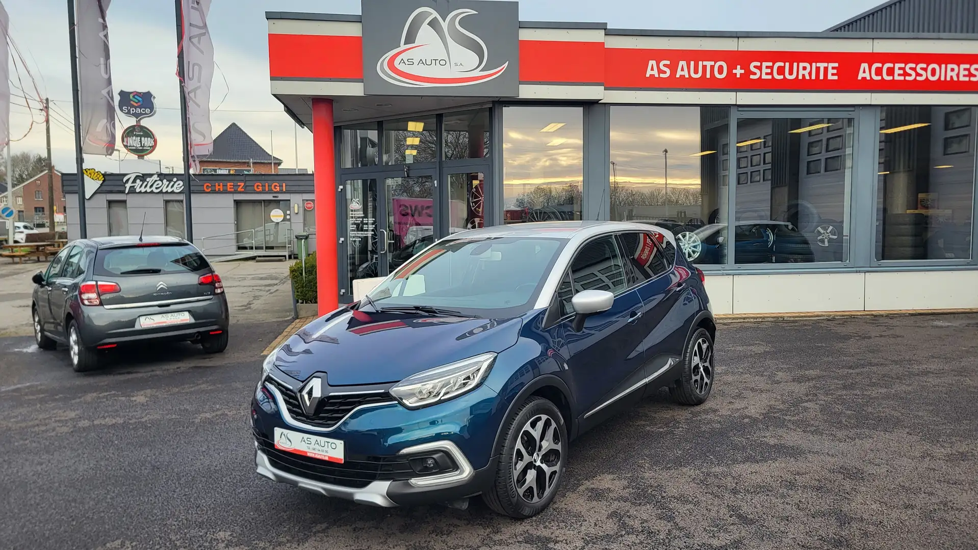 Renault Captur 1.5 DCi 90cv 5V Bi-Color 9711€+ TVA = 11750€ Azul - 1