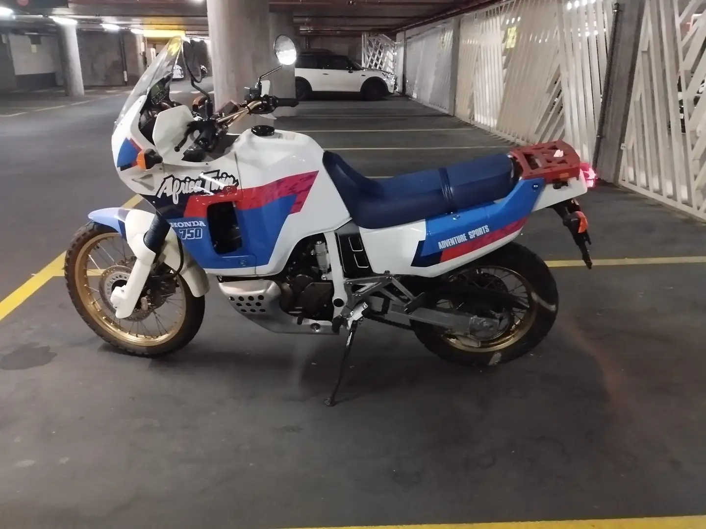 Honda XRV 750 Blanco - 2