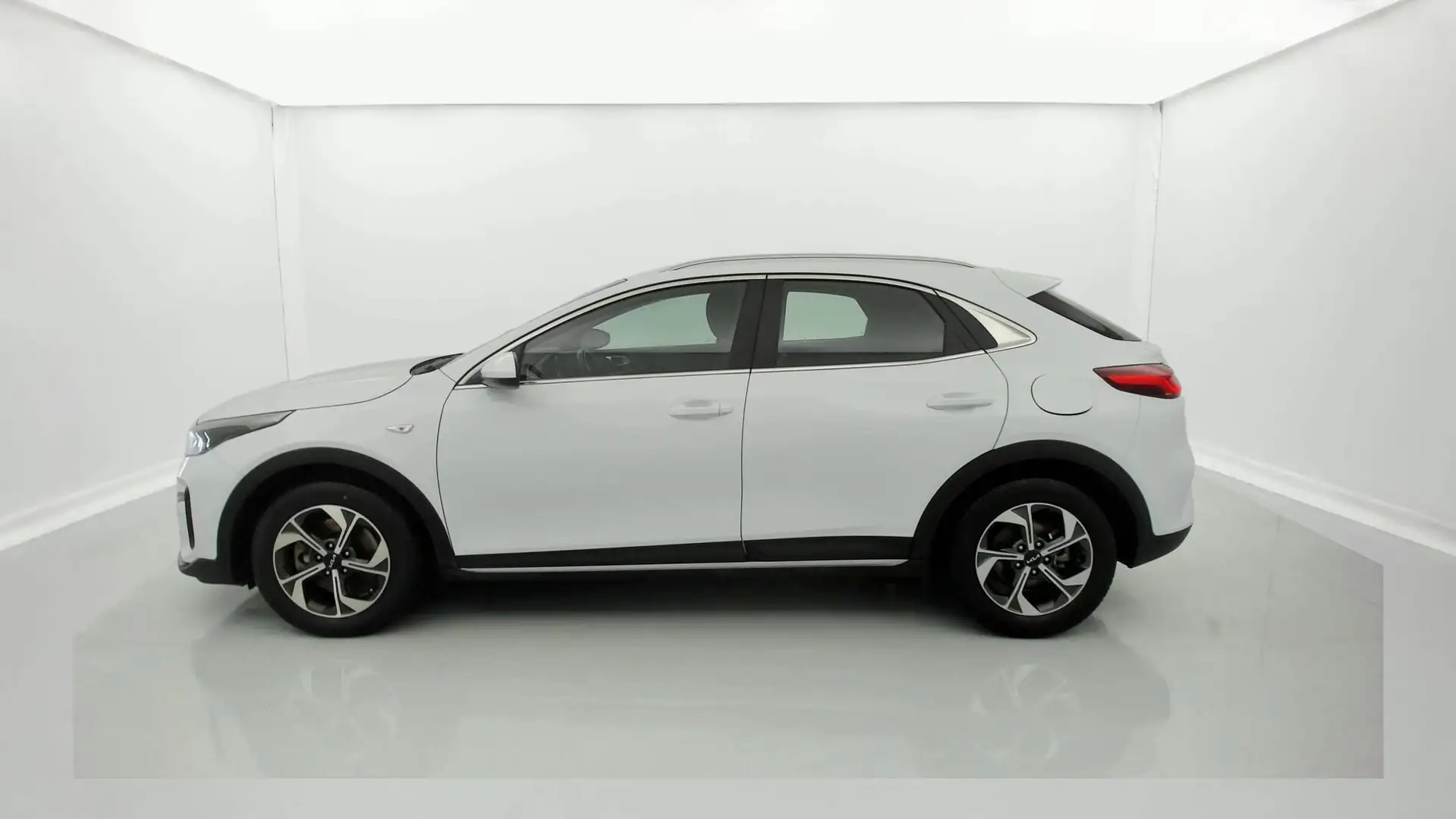 Kia XCeed 1.0 T-GDi Drive Bílá - 2