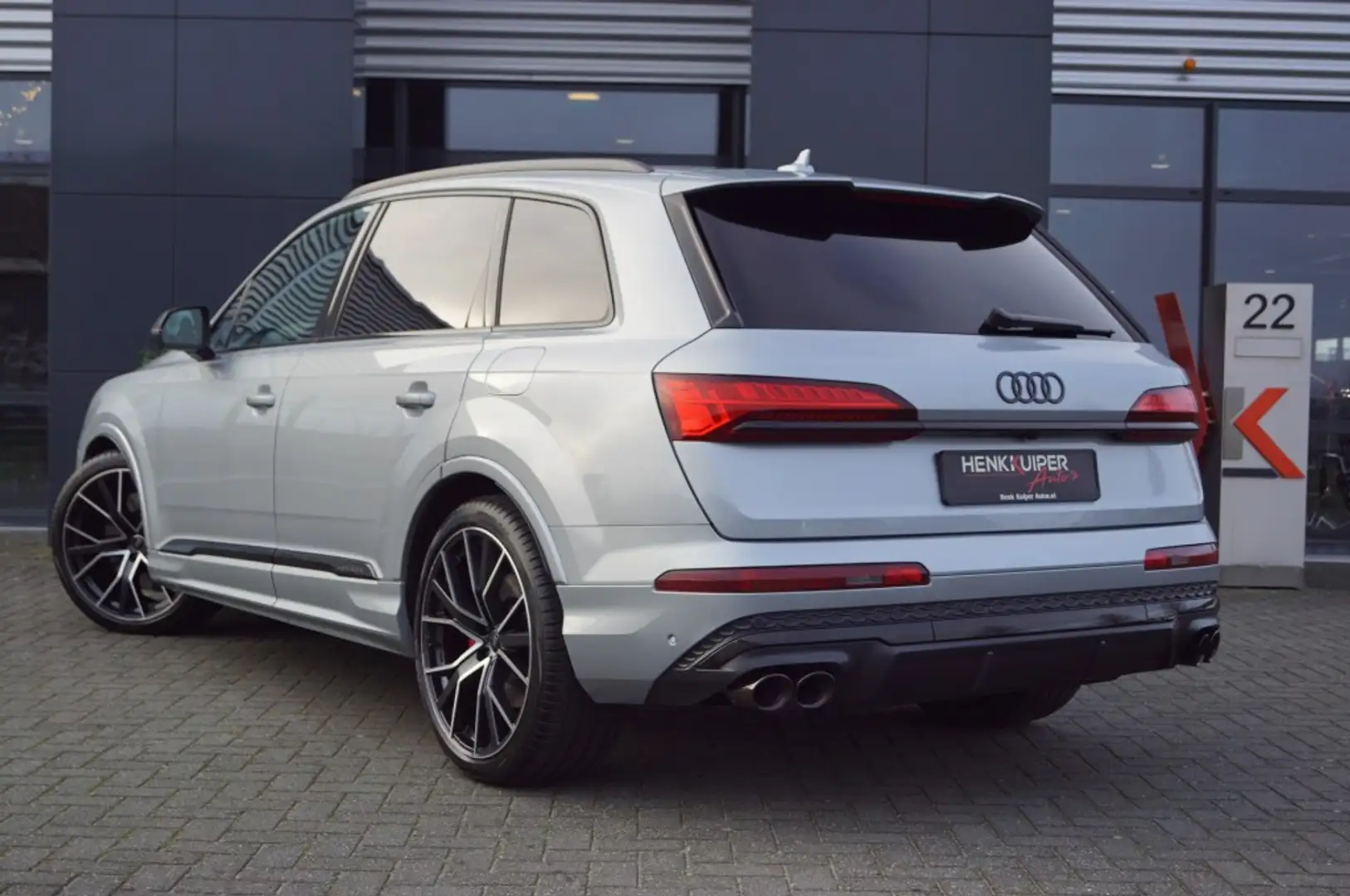 Audi Q7 Pro Line S Competition 60 TFSi e-Hybrid 490pk Quat Argent - 2