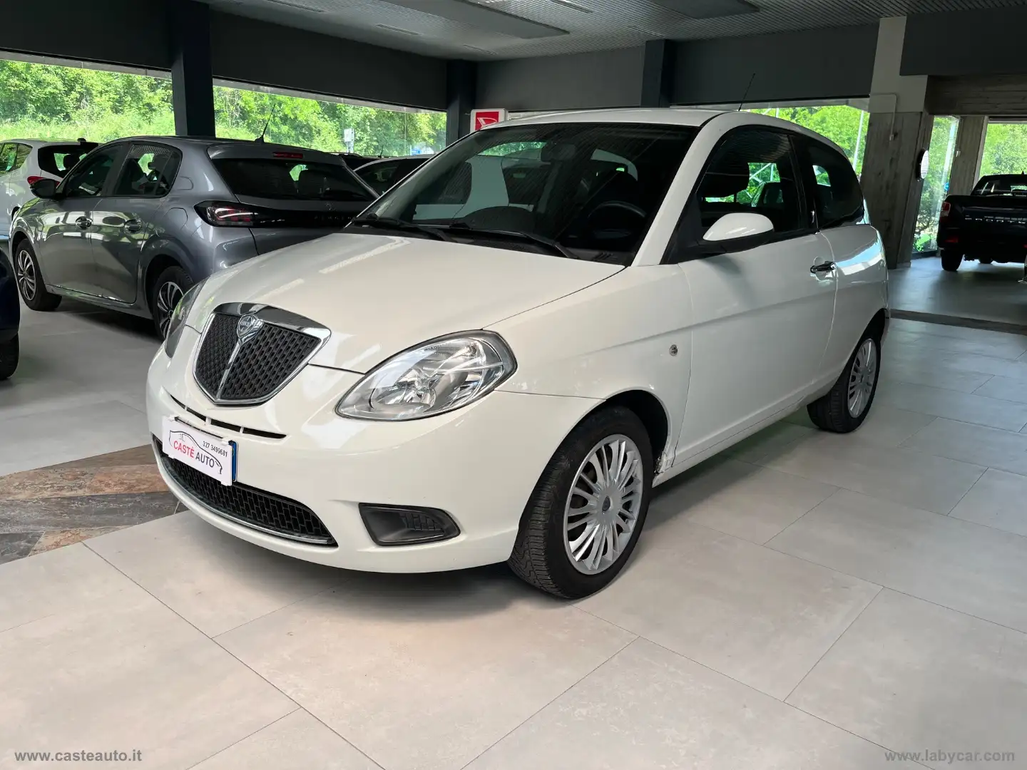 Lancia Ypsilon 1.2 Argento Blanco - 1