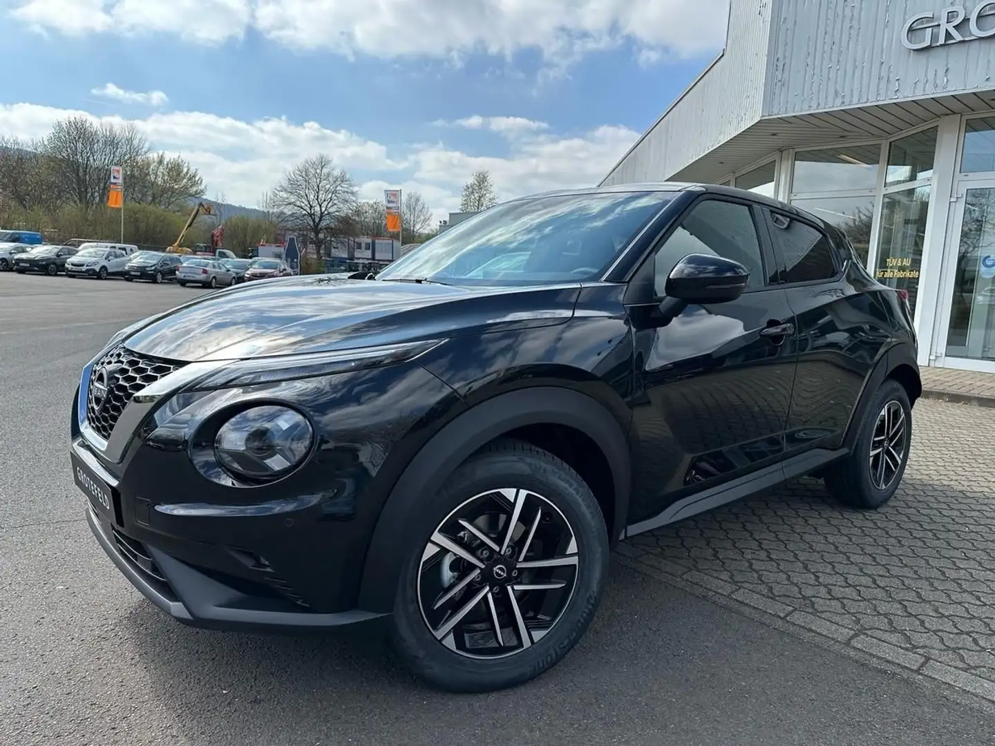Nissan Juke 1.0 DIG-T N-Connecta Navi + Rückfahrkamera Schwarz - 2