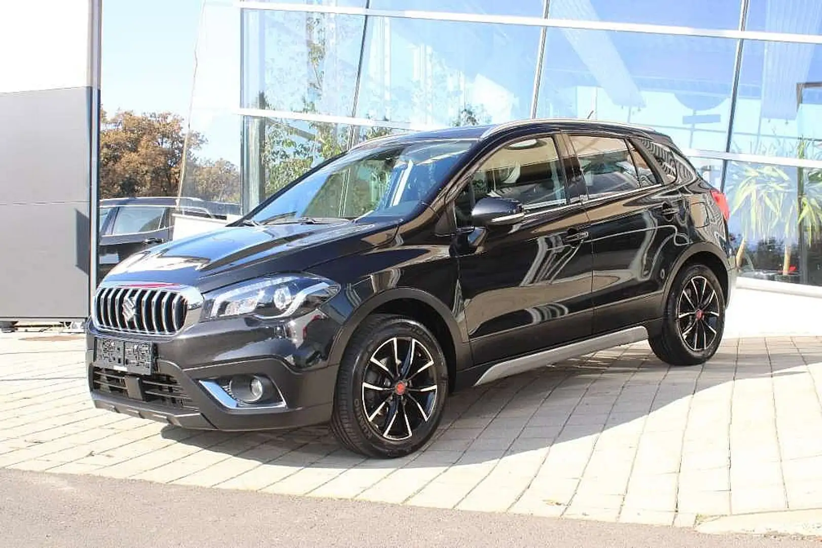 Suzuki SX4 S-Cross 1,4 DITC ALLGRIP shine Aut. Schwarz - 1