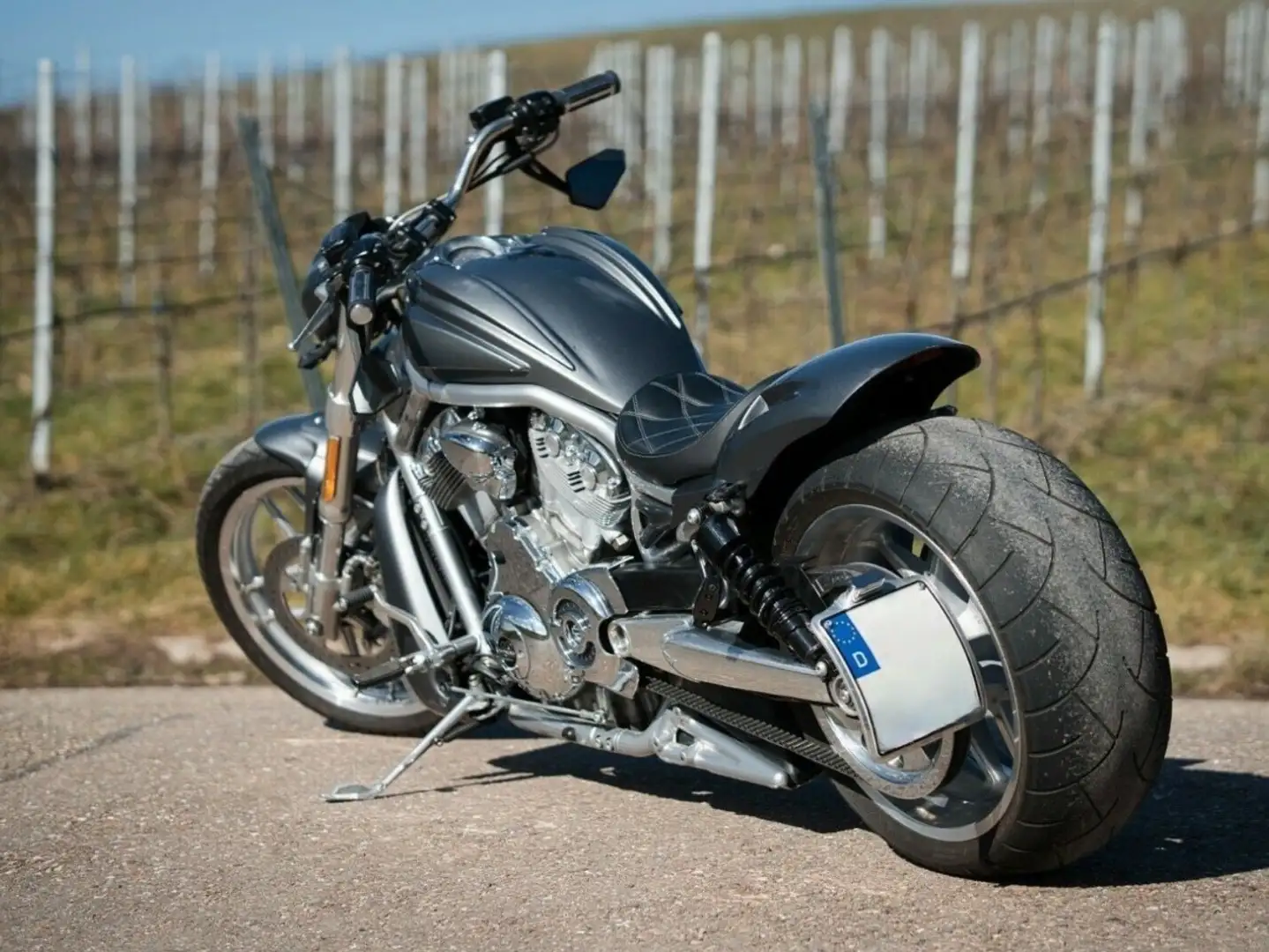 Harley-Davidson Night Rod diverse Umbauten eingetragen Silber - 1