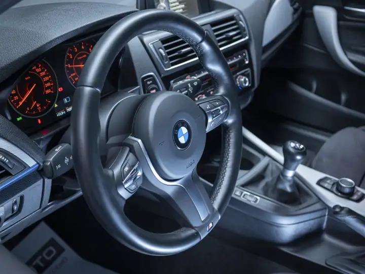 BMW Serie 1 2017, foto 13