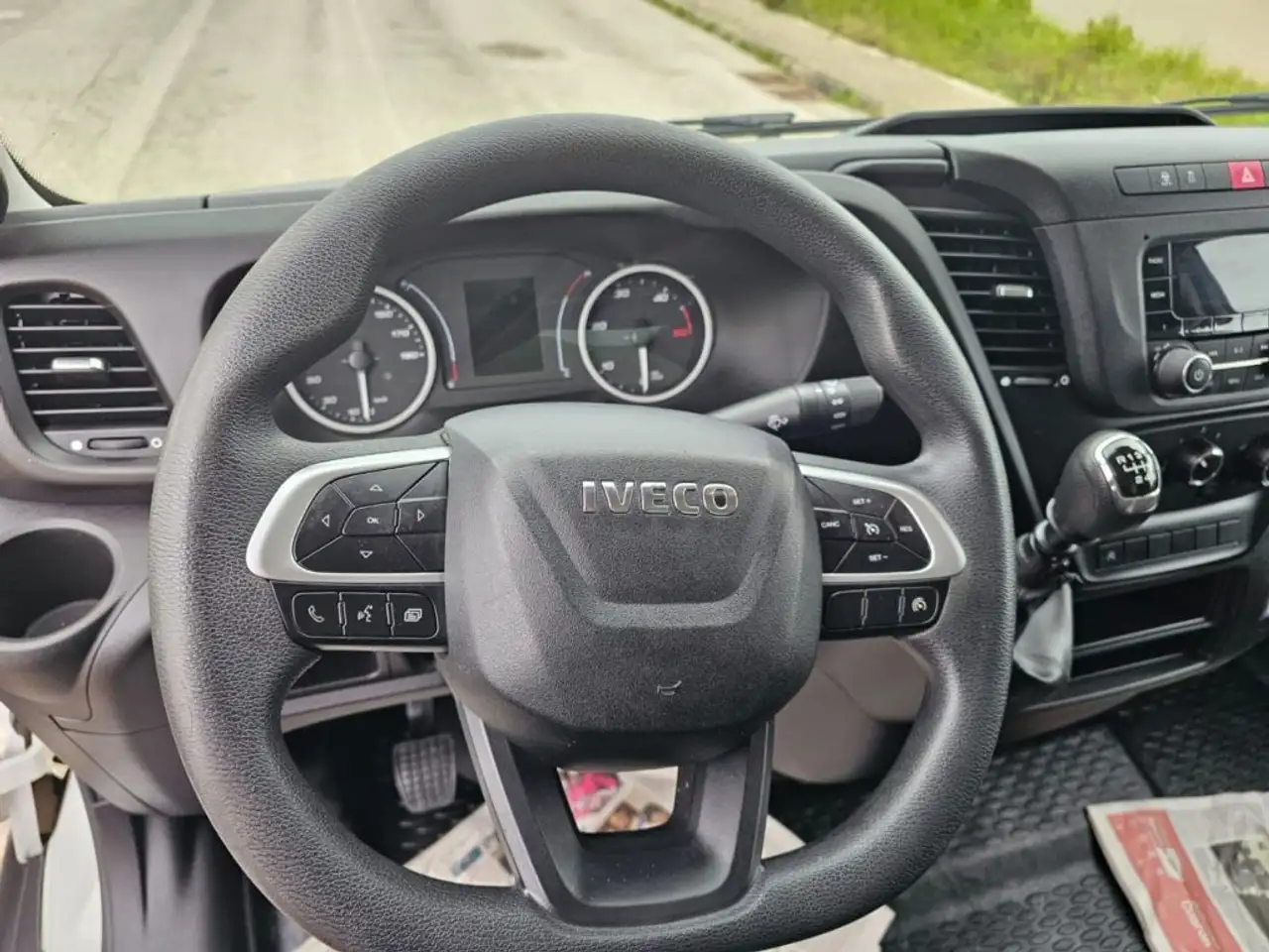 Iveco Daily 2022 — фото 14